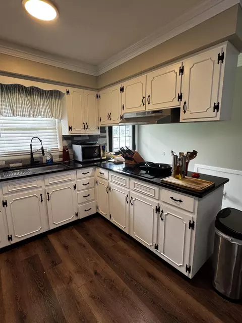 Kitchen - 85 Cherry Ln, Burnside, KY 42519 photo 3 of 4