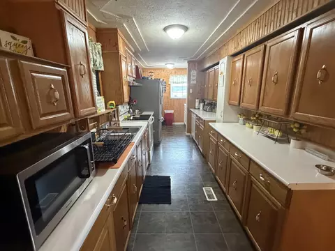 Kitchen - 354 Campbell Rd, Corbin, KY 40701 photo 4 of 4