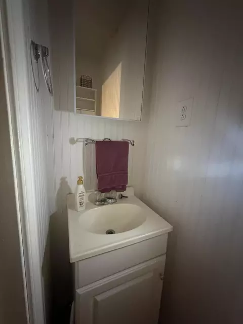 Bath - 354 Campbell Rd, Corbin, KY 40701 photo 1 of 5