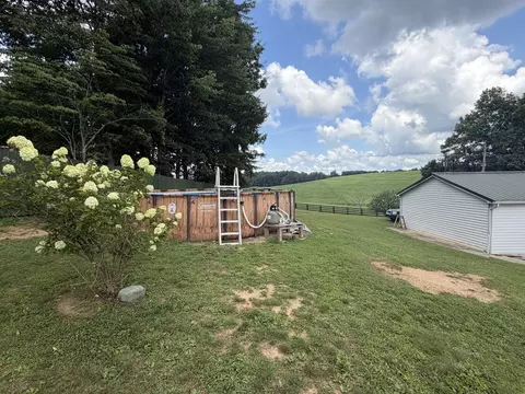 Exterior - 354 Campbell Rd, Corbin, KY 40701 photo 6 of 10