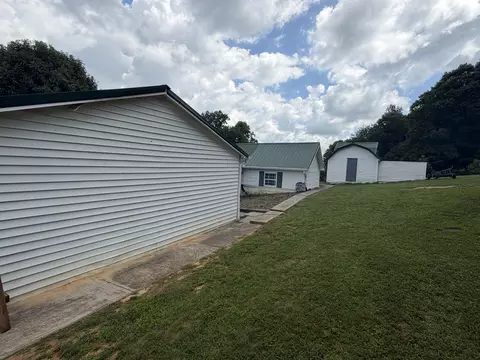 Exterior - 354 Campbell Rd, Corbin, KY 40701 photo 5 of 10