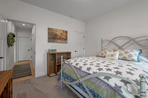 Bedroom - 602 Trinity Ln, Versailles, KY 40383 photo 5 of 9