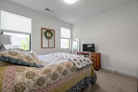 Bedroom - 602 Trinity Ln, Versailles, KY 40383 photo 6 of 9