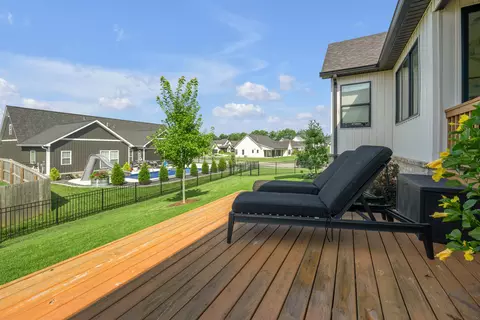 Exterior - 602 Trinity Ln, Versailles, KY 40383 photo 14 of 18
