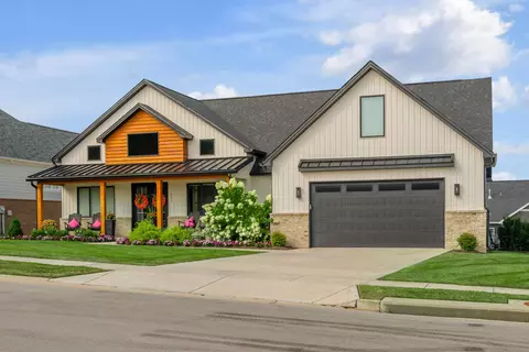 Exterior - 602 Trinity Ln, Versailles, KY 40383 photo 3 of 18