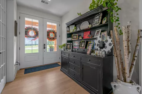 Entry Way - 602 Trinity Ln, Versailles, KY 40383 photo 2 of 8