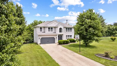 350 Pin Oak Dr, Taylorsville, KY 40071