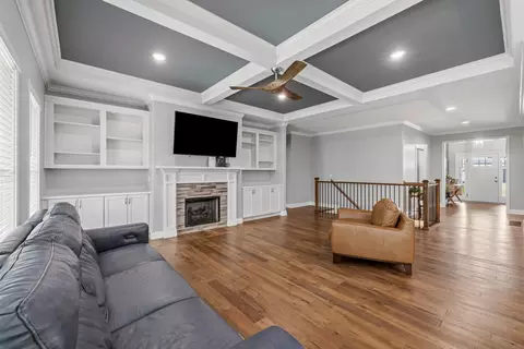 Living - 177 Waterside Dr, Georgetown, KY 40324 photo 3 of 4