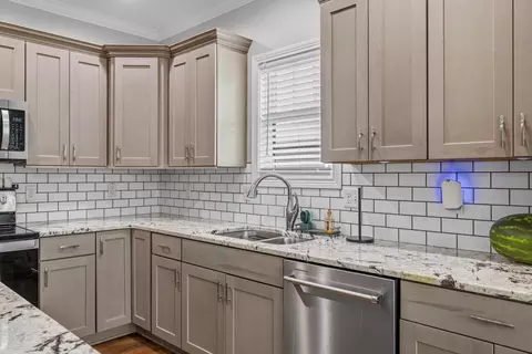 Kitchen - 177 Waterside Dr, Georgetown, KY 40324 photo 3 of 4
