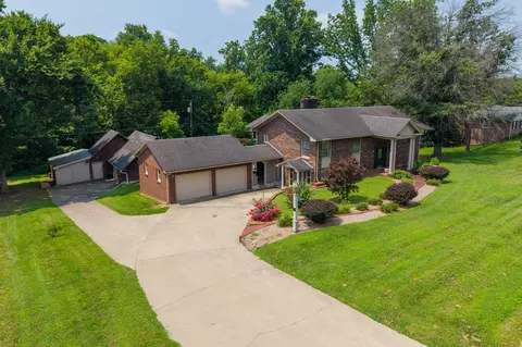 2075 Greentree Dr, Richmond, KY 40475