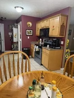 Kitchen - 138 Double Tree Ct, Mount Sterling, KY 40353 photo 2 of 3