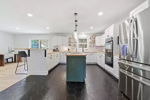 Kitchen - 89 Perry St, Mayfield, KY 42066 photo 1 of 5