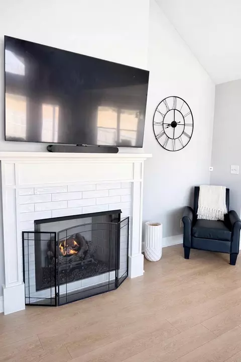 Living - 16 Cave Run Ct, Morehead, KY 40351 photo 2 of 2