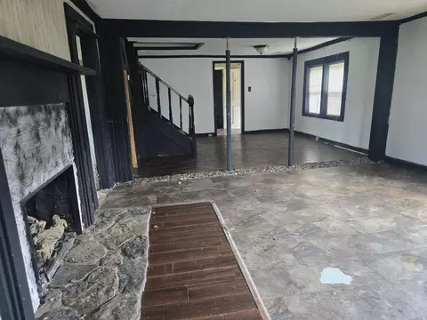 Living - 77 Curd Rd, Williamsburg, KY 40769 photo 1 of 3