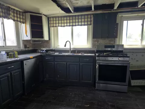 Kitchen - 77 Curd Rd, Williamsburg, KY 40769 photo 1 of 2