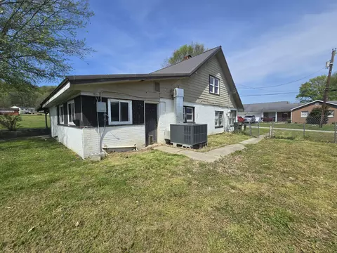 Exterior - 77 Curd Rd, Williamsburg, KY 40769 photo 7 of 9