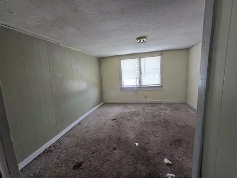Bedroom - 77 Curd Rd, Williamsburg, KY 40769 photo 4 of 5