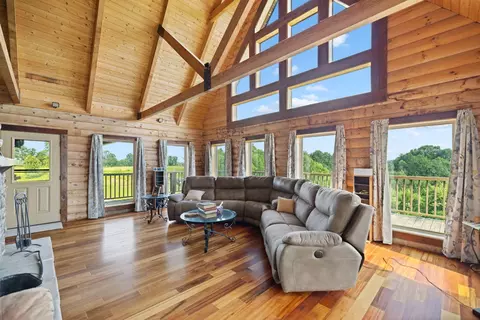 Living - 550 Bowman Ridge Rd, Morehead, KY 40351 photo 3 of 7