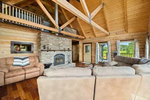 Living - 550 Bowman Ridge Rd, Morehead, KY 40351 photo 4 of 7
