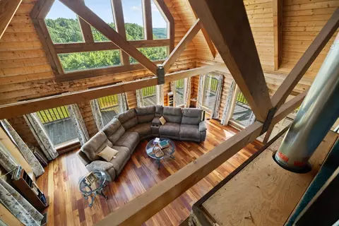 Living - 550 Bowman Ridge Rd, Morehead, KY 40351 photo 5 of 7