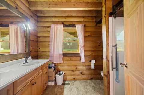 Bath - 550 Bowman Ridge Rd, Morehead, KY 40351 photo 1 of 3