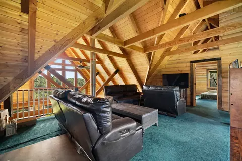 Living - 550 Bowman Ridge Rd, Morehead, KY 40351 photo 6 of 7