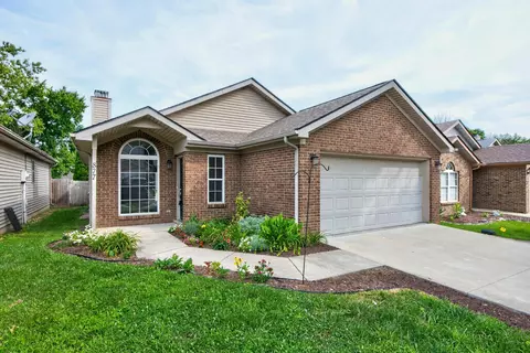 877 Marblehead Dr, Lexington, KY 40509