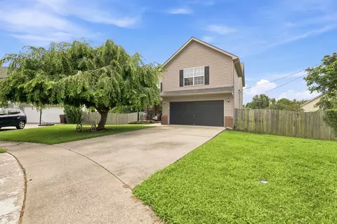 404 E Ridge Dr, Nicholasville, KY 40356