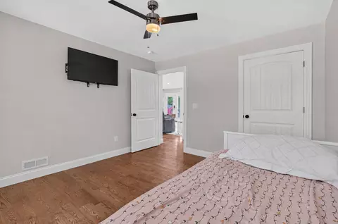 Bedroom - 671 Mauney Chapel Rd, Corbin, KY 40701 photo 2 of 7