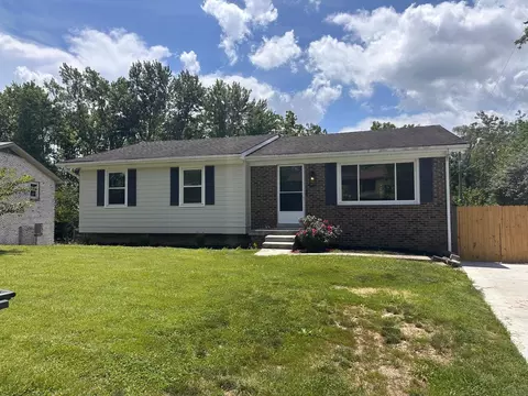 1304 Canonero Dr, Lexington, KY 40517