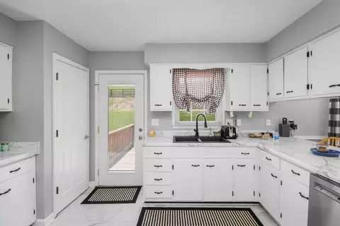 Kitchen - 11031 Us-421, Tyner, KY 40486 photo 4 of 5