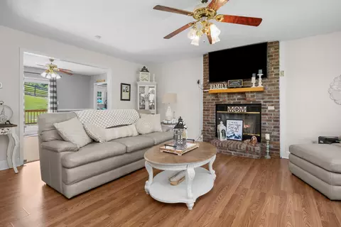 Living - 11031 Us-421, Tyner, KY 40486 photo 2 of 2
