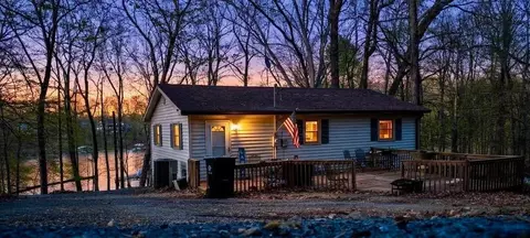 212 Cherry Bay Rd, Cadiz, KY 42211