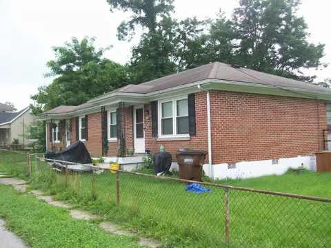 500-502 E 500-502 E Chestnut St, Nicholasville, KY 40356