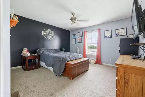 Bedroom - 2040 Wayside Inn Rd, Barlow, KY 42024 photo 1 of 2