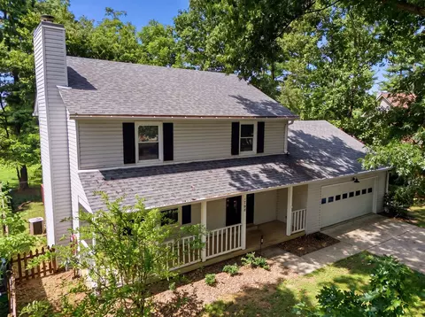 1708 Oak Pl Ct, Lexington, KY 40515