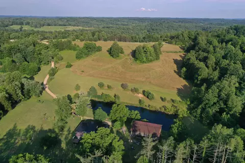 4749 4749 Hwy, Beattyville, KY 41311