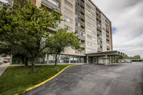 2121 Nicholasville Rd, Lexington, KY 40503