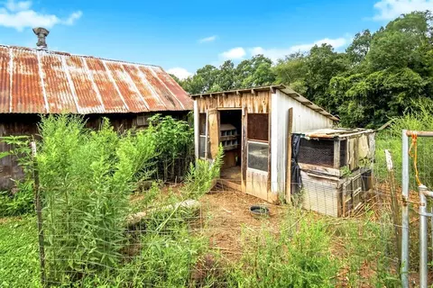 Exterior - 28 Baldwin Rd, Mckee, KY 40447 photo 10 of 14