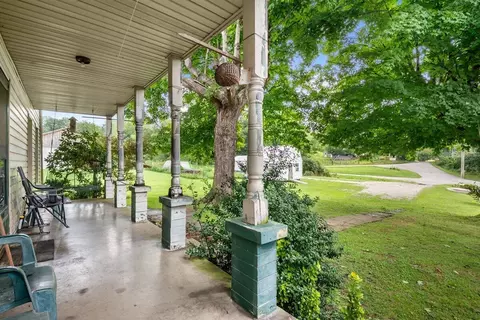 Exterior - 28 Baldwin Rd, Mckee, KY 40447 photo 2 of 14