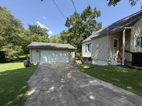 Exterior - 601 Pine St, Murray, KY 42071 photo 5 of 10