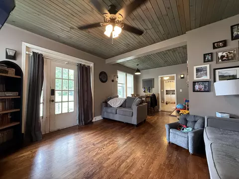 Living - 601 Pine St, Murray, KY 42071 photo 1 of 3
