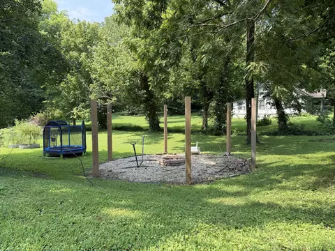 Exterior - 601 Pine St, Murray, KY 42071 photo 7 of 10