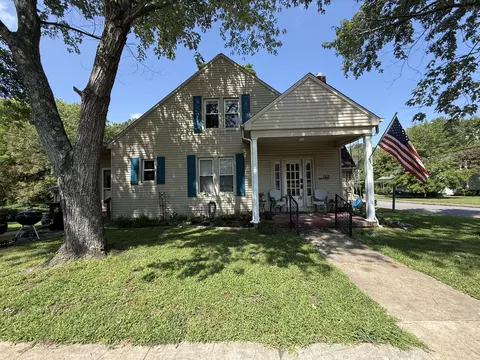 Exterior - 601 Pine St, Murray, KY 42071 photo 8 of 10