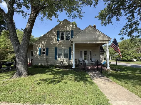Exterior - 601 Pine St, Murray, KY 42071 photo 2 of 10