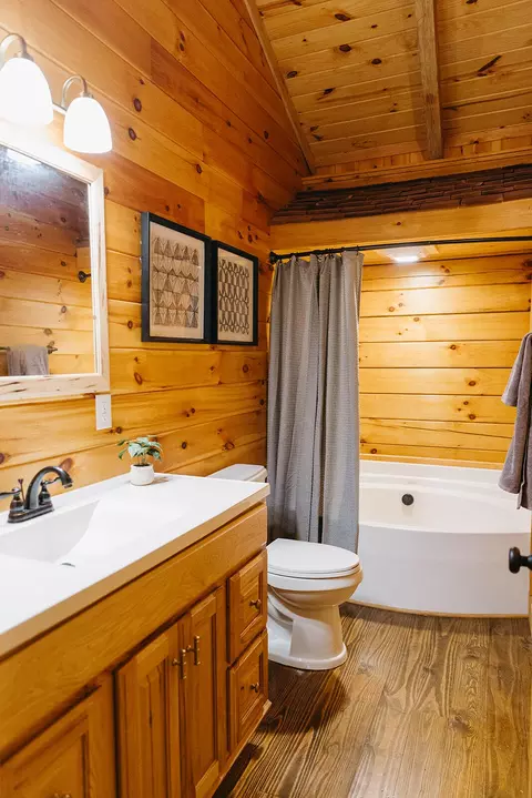 Bath - 684 N Fork Rd, Stanton, KY 40380 photo 1 of 1