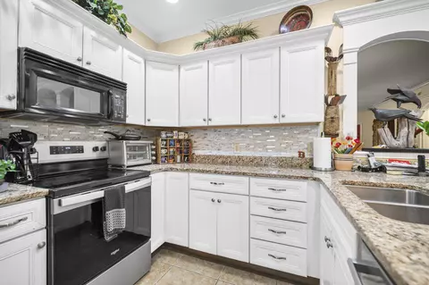 Kitchen - 127 Riviera Dr, Georgetown, KY 40324 photo 3 of 3