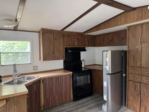 Kitchen - 365 Quicksand Rd, Jackson, KY 41339 photo 1 of 1