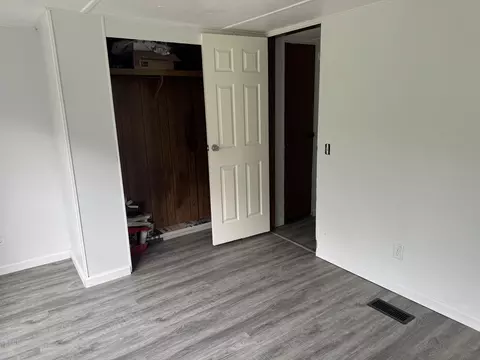 Bedroom - 365 Quicksand Rd, Jackson, KY 41339 photo 2 of 2
