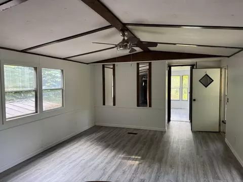 Living - 365 Quicksand Rd, Jackson, KY 41339 photo 3 of 4